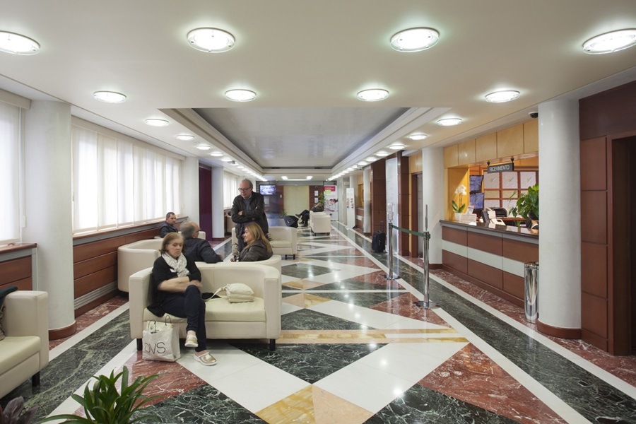 tmpE96C_sala-attesa-anthea-hospital